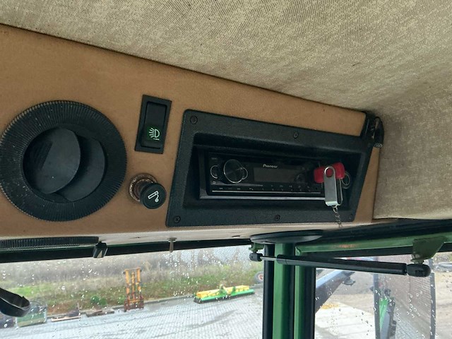 Fendt - 1984 - 611 ls - vierwielaangedreven landbouwtractor - afbeelding 22 van  35