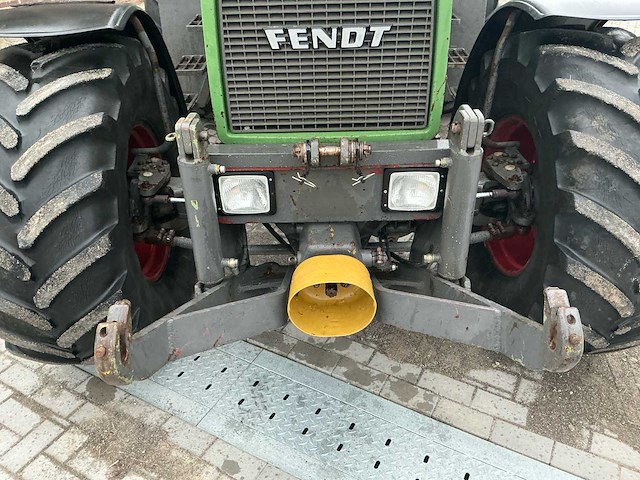 Fendt - 1984 - 611 ls - vierwielaangedreven landbouwtractor - afbeelding 32 van  35