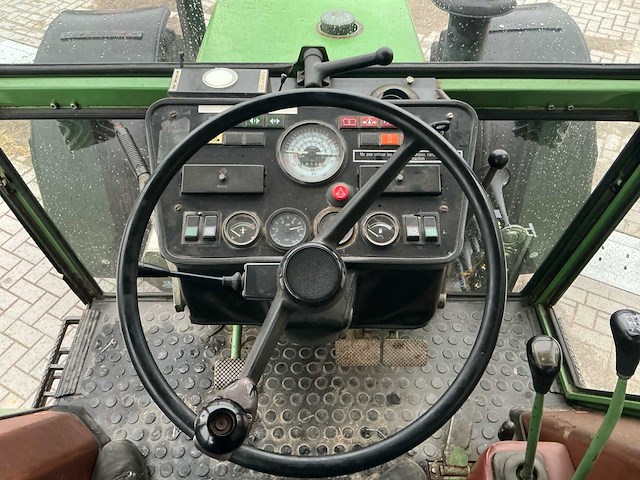 Fendt - 1984 - 611 ls - vierwielaangedreven landbouwtractor - afbeelding 21 van  35