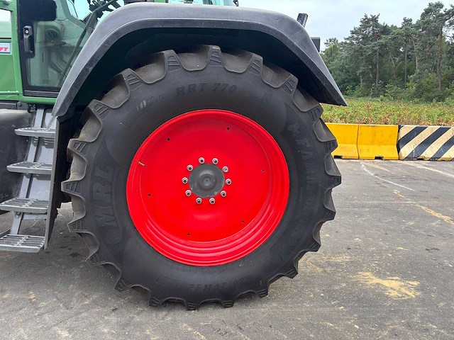Fendt - 1996 - favorit 824 - vierwielaangedreven landbouwtractor - afbeelding 3 van  18