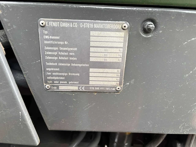 Fendt - 1996 - favorit 824 - vierwielaangedreven landbouwtractor - afbeelding 8 van  18