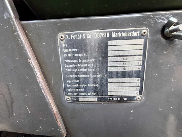 Fendt - 1996 - vierwielaangedreven landbouwtractor - afbeelding 24 van  32