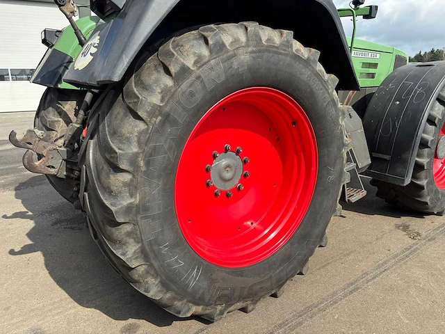 Fendt - 1996 - vierwielaangedreven landbouwtractor - afbeelding 11 van  32