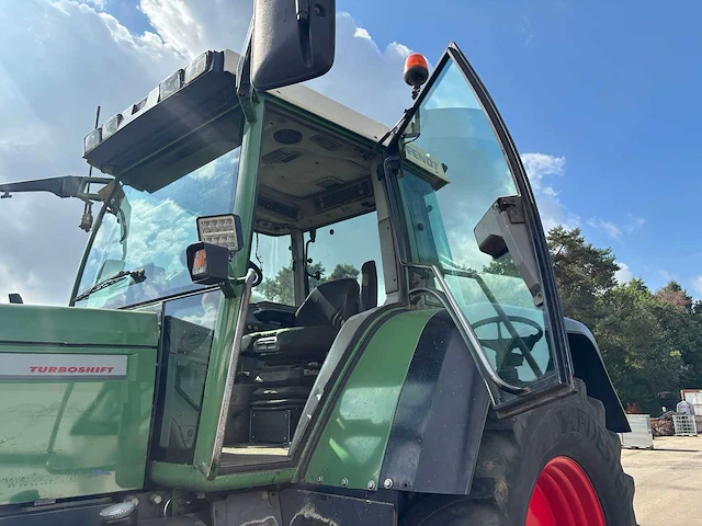 Fendt - 1996 - vierwielaangedreven landbouwtractor - afbeelding 14 van  32