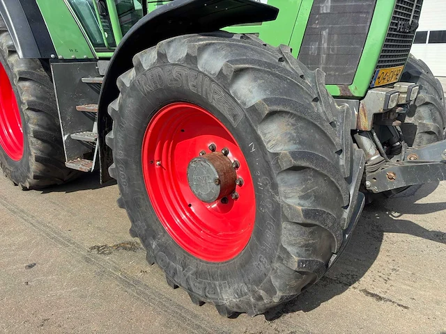Fendt - 1996 - vierwielaangedreven landbouwtractor - afbeelding 13 van  32