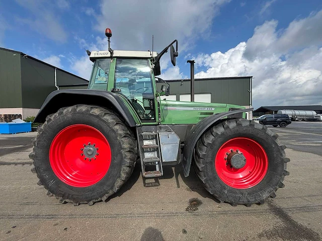 Fendt - 1996 - vierwielaangedreven landbouwtractor - afbeelding 30 van  32
