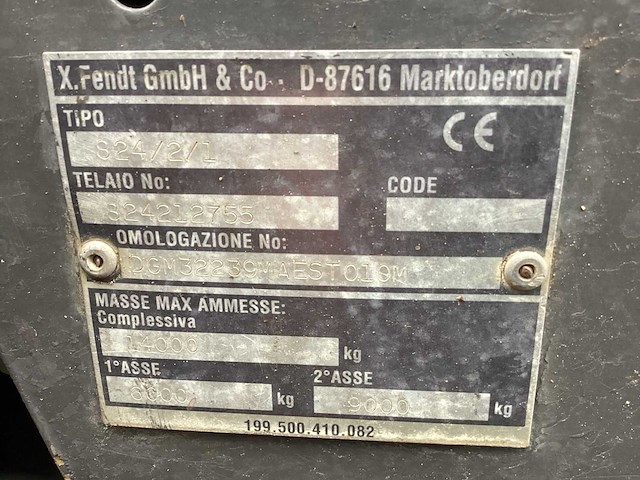 Fendt - 1999 - 824 - vierwielaangedreven landbouwtractor - afbeelding 3 van  26