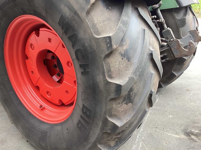 Fendt - 1999 - 824 - vierwielaangedreven landbouwtractor - afbeelding 5 van  26