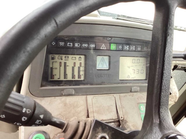 Fendt - 1999 - 824 - vierwielaangedreven landbouwtractor - afbeelding 11 van  26