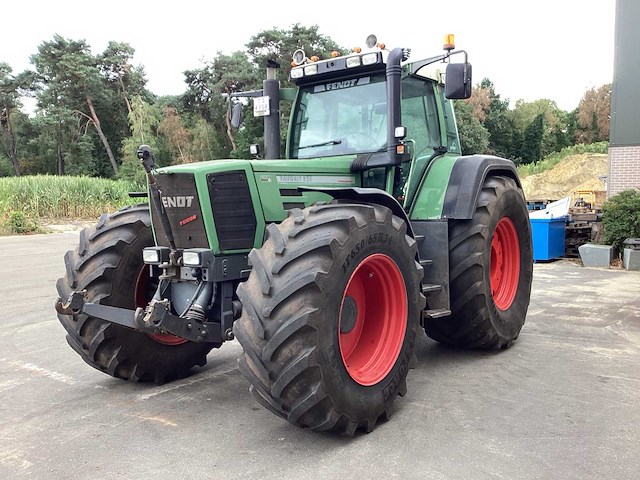 Fendt - 1999 - 824 - vierwielaangedreven landbouwtractor - afbeelding 21 van  26