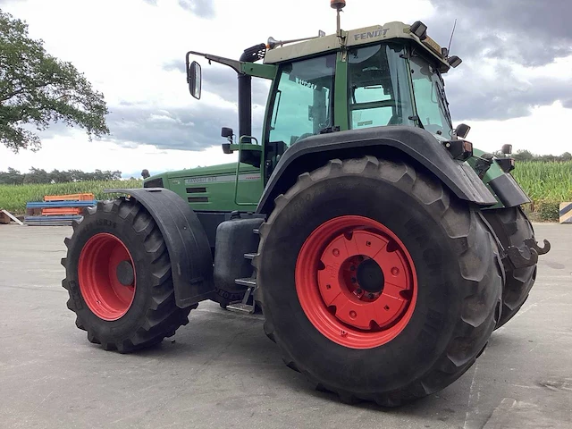 Fendt - 1999 - 824 - vierwielaangedreven landbouwtractor - afbeelding 23 van  26
