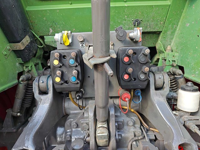 Fendt - 2004 - 716 vario tms - vierwielaangedreven landbouwtractor - afbeelding 10 van  39