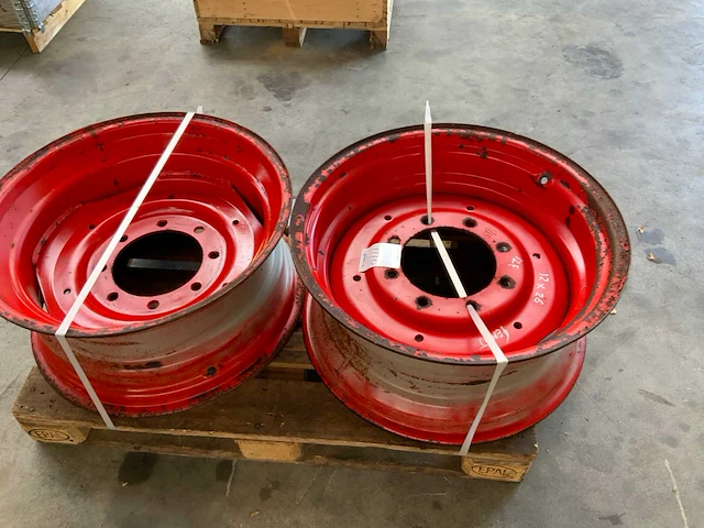 Fendt 100/300 serie velg (2x) - afbeelding 1 van  9