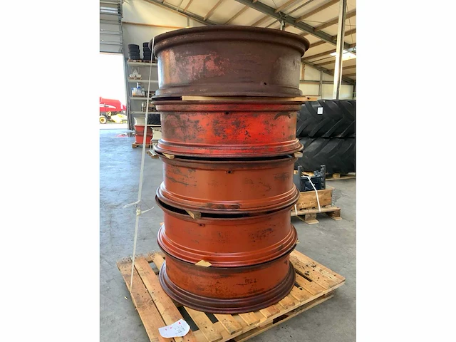 Fendt 100/300 series velg (4x) - afbeelding 6 van  6