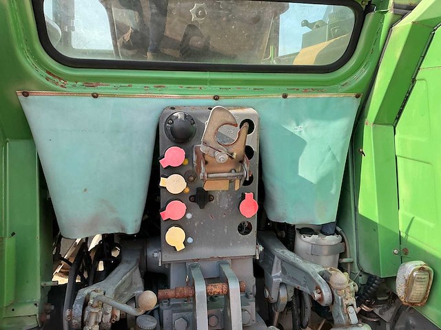 Fendt 311 lsa 4-wheel drive tractor 1986 - afbeelding 1 van  2