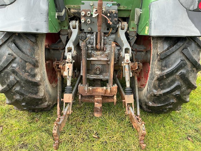Fendt 409 vierwielaangedreven landbouwtractor - afbeelding 18 van  35