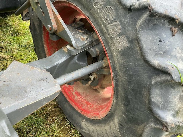 Fendt 409 vierwielaangedreven landbouwtractor - afbeelding 24 van  24