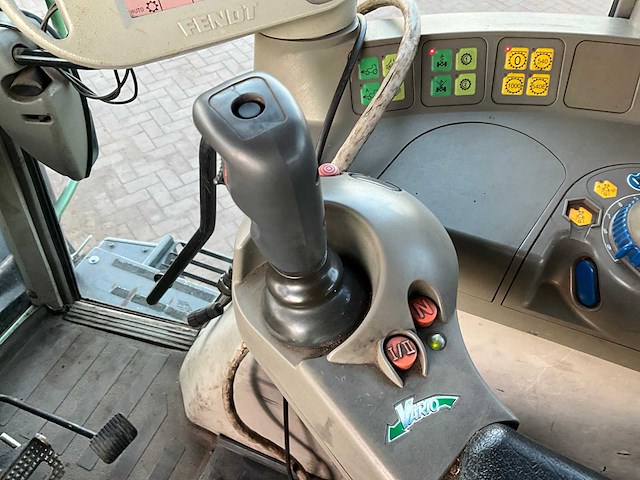 Fendt 410 met stortbunker en gps systeem (combinatie) - afbeelding 11 van  27