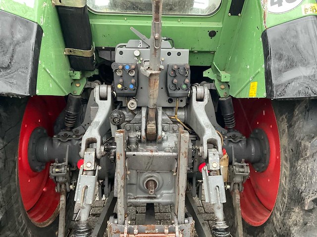 Fendt 412 vierwielaangedreven landbouwtractor - afbeelding 14 van  34