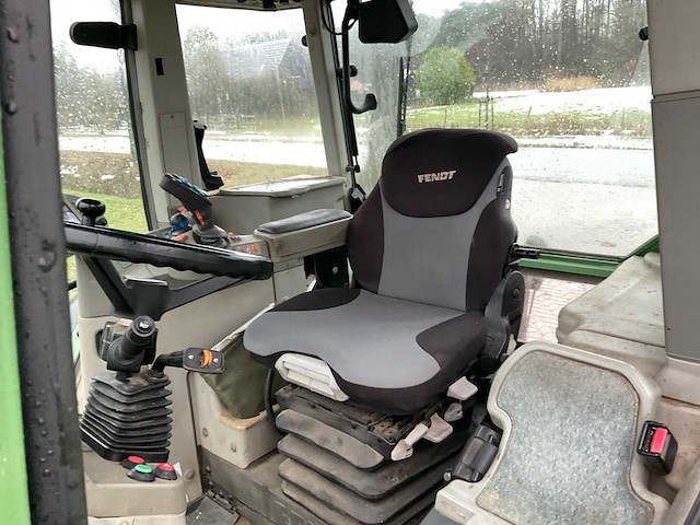 Fendt 412 vierwielaangedreven landbouwtractor - afbeelding 18 van  34