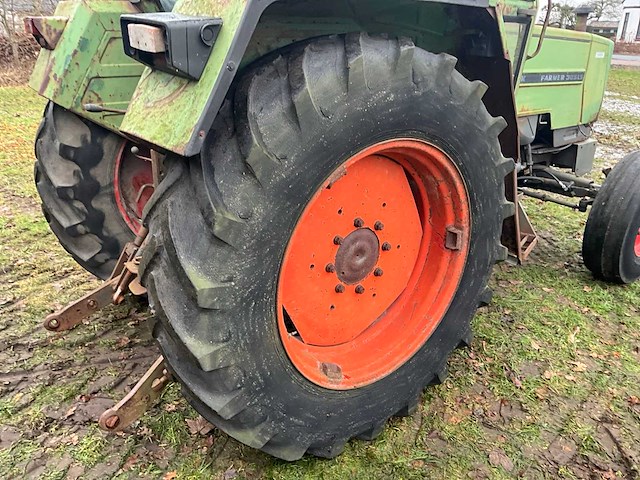 Fendt farmer 305 ls turbomatik tweewielaangedreven landbouwtractor - afbeelding 14 van  29