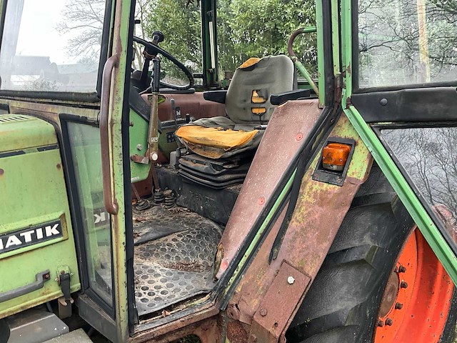 Fendt farmer 305 ls turbomatik tweewielaangedreven landbouwtractor - afbeelding 16 van  29