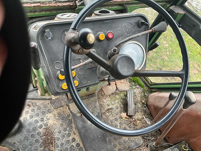 Fendt farmer 305 ls turbomatik tweewielaangedreven landbouwtractor - afbeelding 19 van  29
