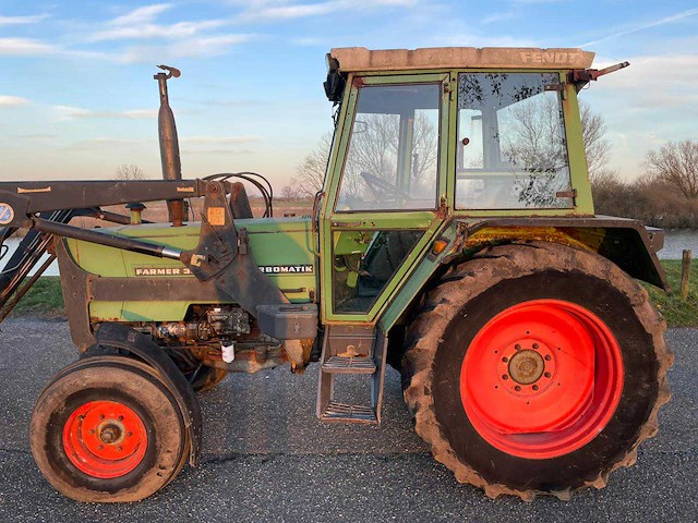 Fendt farmer 305ls turbomatik tweewielaangedreven landbouwtractor - afbeelding 10 van  23