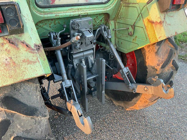 Fendt farmer 305ls turbomatik tweewielaangedreven landbouwtractor - afbeelding 18 van  23
