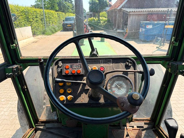 Fendt farmer 308 lsa vierwielaangedreven landbouwtractor - afbeelding 2 van  11