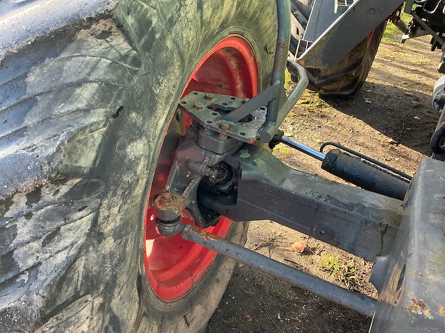 Fendt farmer 309 lsa turbomatik vierwielaangedreven landbouwtractor - afbeelding 2 van  31