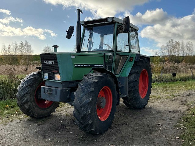 Fendt farmer 309 lsa turbomatik vierwielaangedreven landbouwtractor - afbeelding 1 van  31