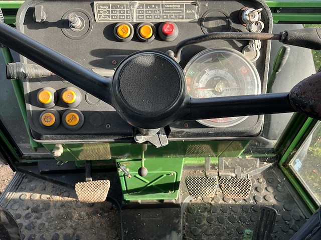 Fendt farmer 309 lsa turbomatik vierwielaangedreven landbouwtractor - afbeelding 18 van  31