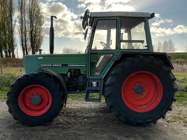 Fendt farmer 309 lsa turbomatik vierwielaangedreven landbouwtractor - afbeelding 12 van  31