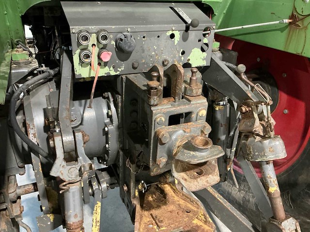 Fendt favorit 611ls 4wd landbouwtractor - afbeelding 18 van  34