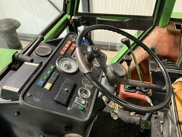 Fendt favorit 611ls 4wd landbouwtractor - afbeelding 26 van  34
