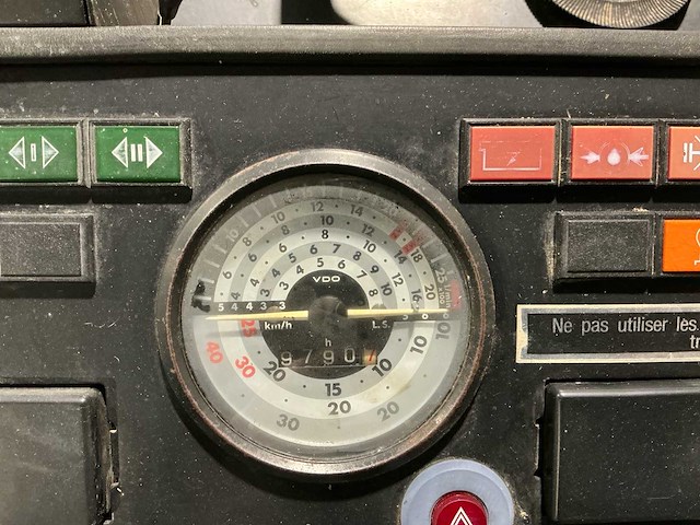 Fendt favorit 611ls 4wd landbouwtractor - afbeelding 28 van  34