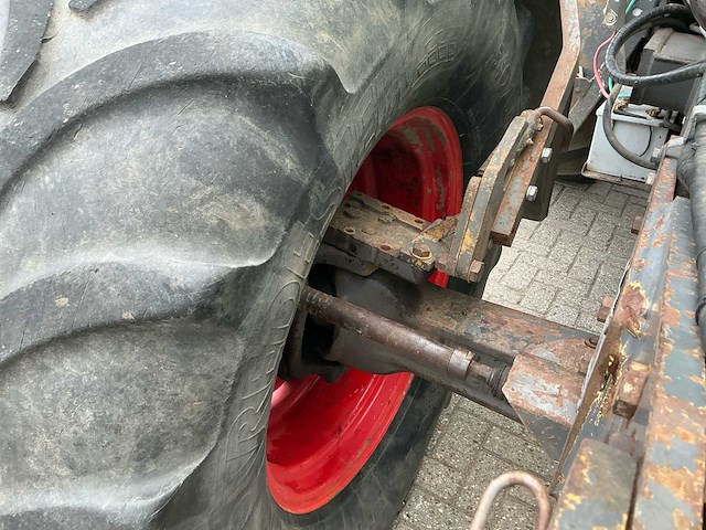 Fendt favorit 612 lsa turbomatik vierwielaangedreven landbouwtractor - afbeelding 3 van  34