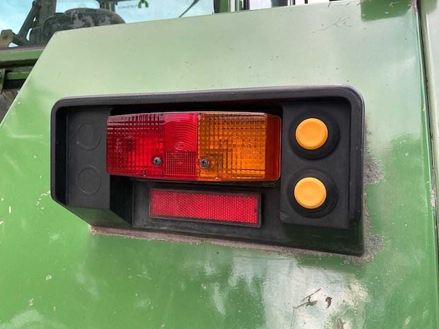 Fendt favorit 612 lsa turbomatik vierwielaangedreven landbouwtractor - afbeelding 15 van  34