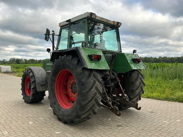 Fendt favorit 612 lsa turbomatik vierwielaangedreven landbouwtractor - afbeelding 23 van  34
