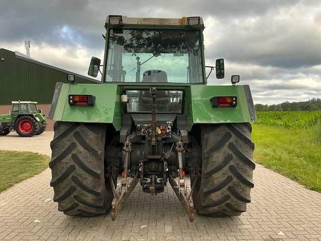 Fendt favorit 612 lsa turbomatik vierwielaangedreven landbouwtractor - afbeelding 29 van  34