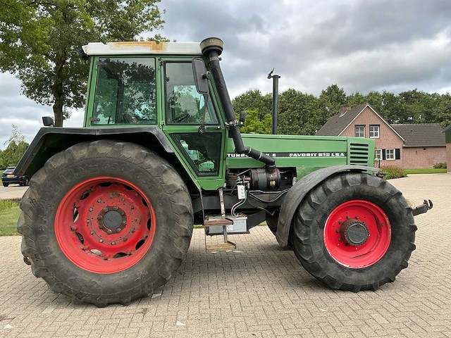 Fendt favorit 612 lsa turbomatik vierwielaangedreven landbouwtractor - afbeelding 31 van  34