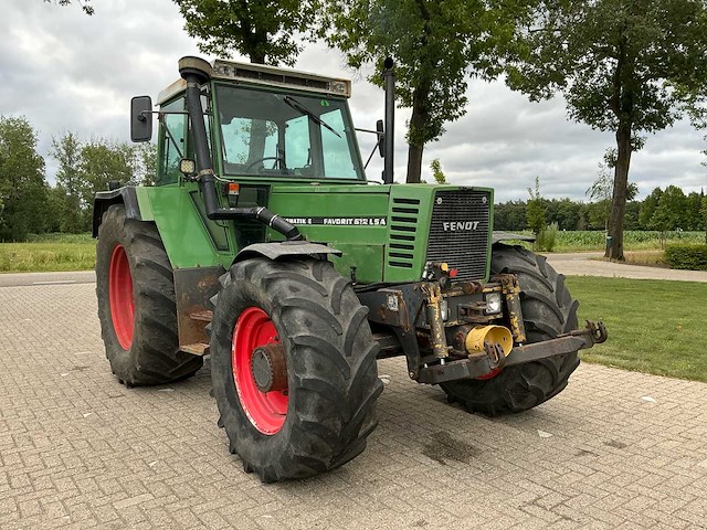 Fendt favorit 612 lsa turbomatik vierwielaangedreven landbouwtractor - afbeelding 32 van  34