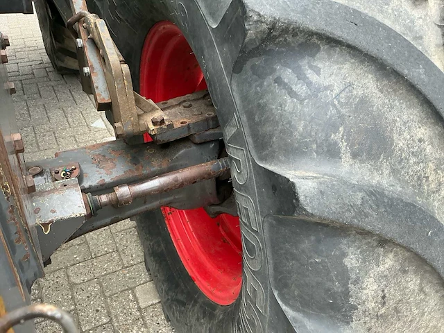 Fendt favorit 612 lsa turbomatik vierwielaangedreven landbouwtractor - afbeelding 2 van  34