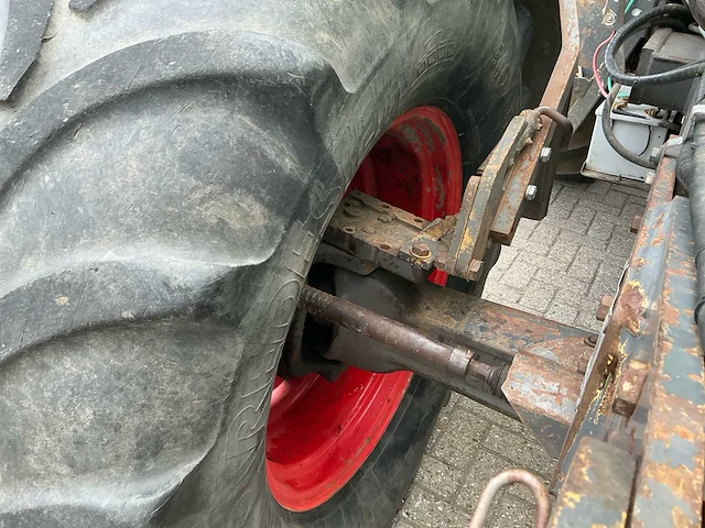 Fendt favorit 612 lsa turbomatik vierwielaangedreven landbouwtractor - afbeelding 2 van  31