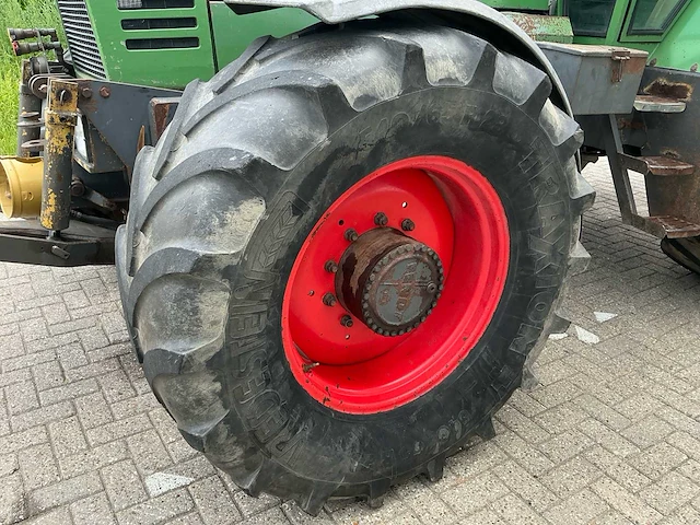 Fendt favorit 612 lsa turbomatik vierwielaangedreven landbouwtractor - afbeelding 10 van  31