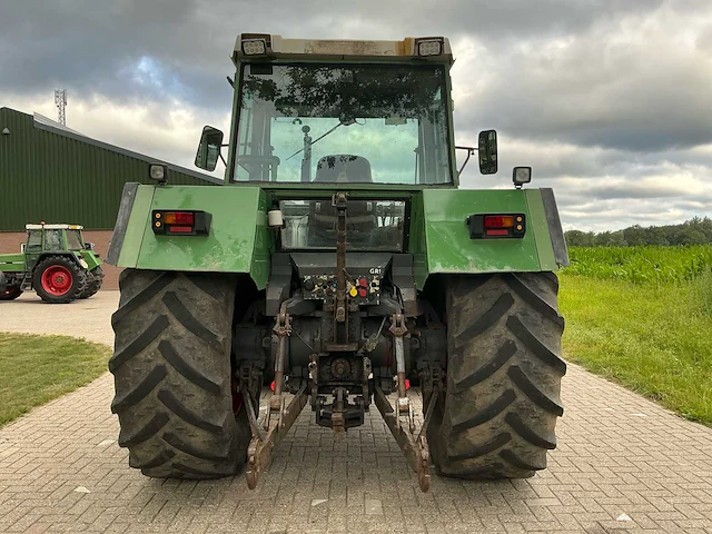 Fendt favorit 612 lsa turbomatik vierwielaangedreven landbouwtractor - afbeelding 27 van  31