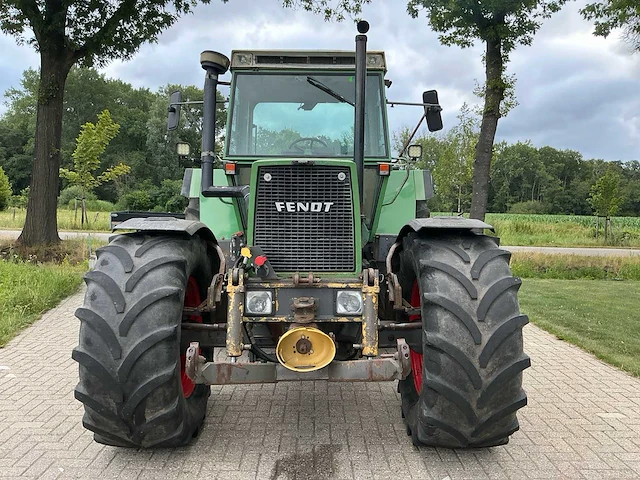 Fendt favorit 612 lsa turbomatik vierwielaangedreven landbouwtractor - afbeelding 32 van  34