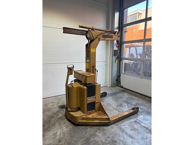 Fenwick wfgv elektrische zelfrijdende werkplaatskraan – 2.000 kg – 525 ah - afbeelding 4 van  22