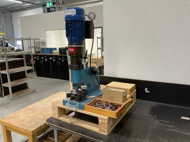 Fer ponsmachine t.b.v. sleutelgaten - afbeelding 3 van  10
